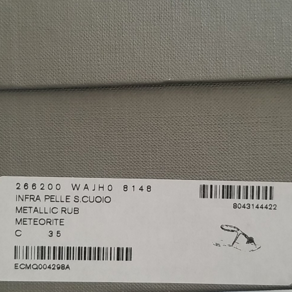 Alexander McQueen Gold Leaf Flat Sandals EU 35 NIB - Picture 6 of 7